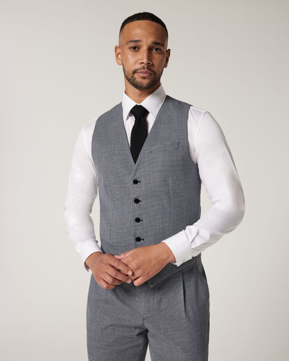 5 Buttoned Check Tailored Vest